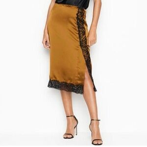Victoria’s Secret Satin Lace Trim Midi pencil Skirt – Gold & Black